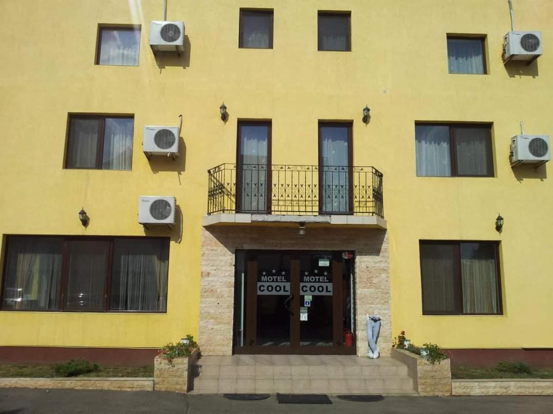 Motel Cool Bărcăneşti Zewnętrze zdjęcie