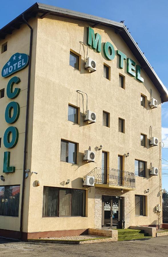 Motel Cool Bărcăneşti Zewnętrze zdjęcie